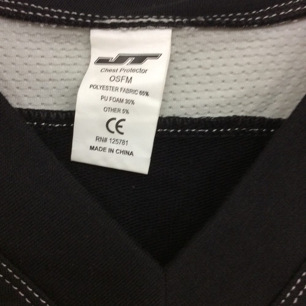 JT Chest Protector - Picture 3 of 6